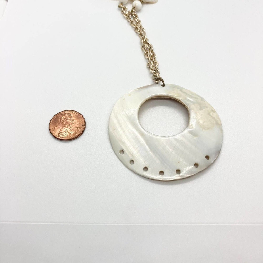 Mother of Pearl Seashell Necklace Round Cutout - Picture 8 of 9